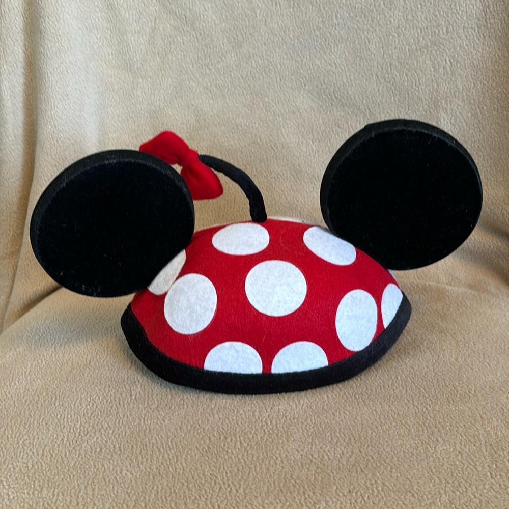 Disney Minnie Mouse Ear Hat NWOT - Picture 1 of 4
